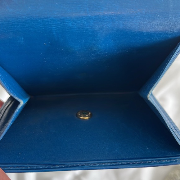 Louis Vuitton Vintage Epi Leather Wallet - Picture 2 of 10